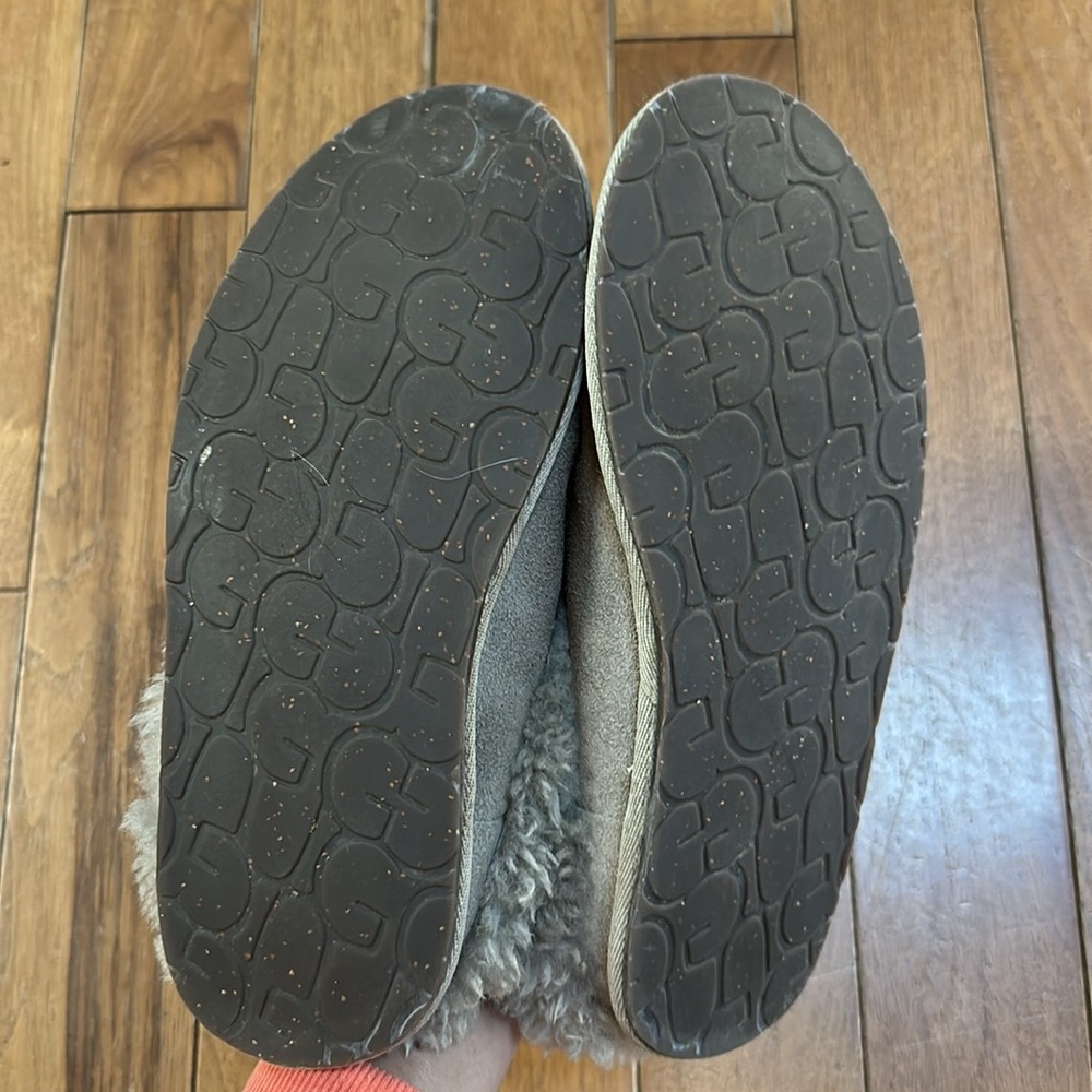 Ugg Slippers - image 4